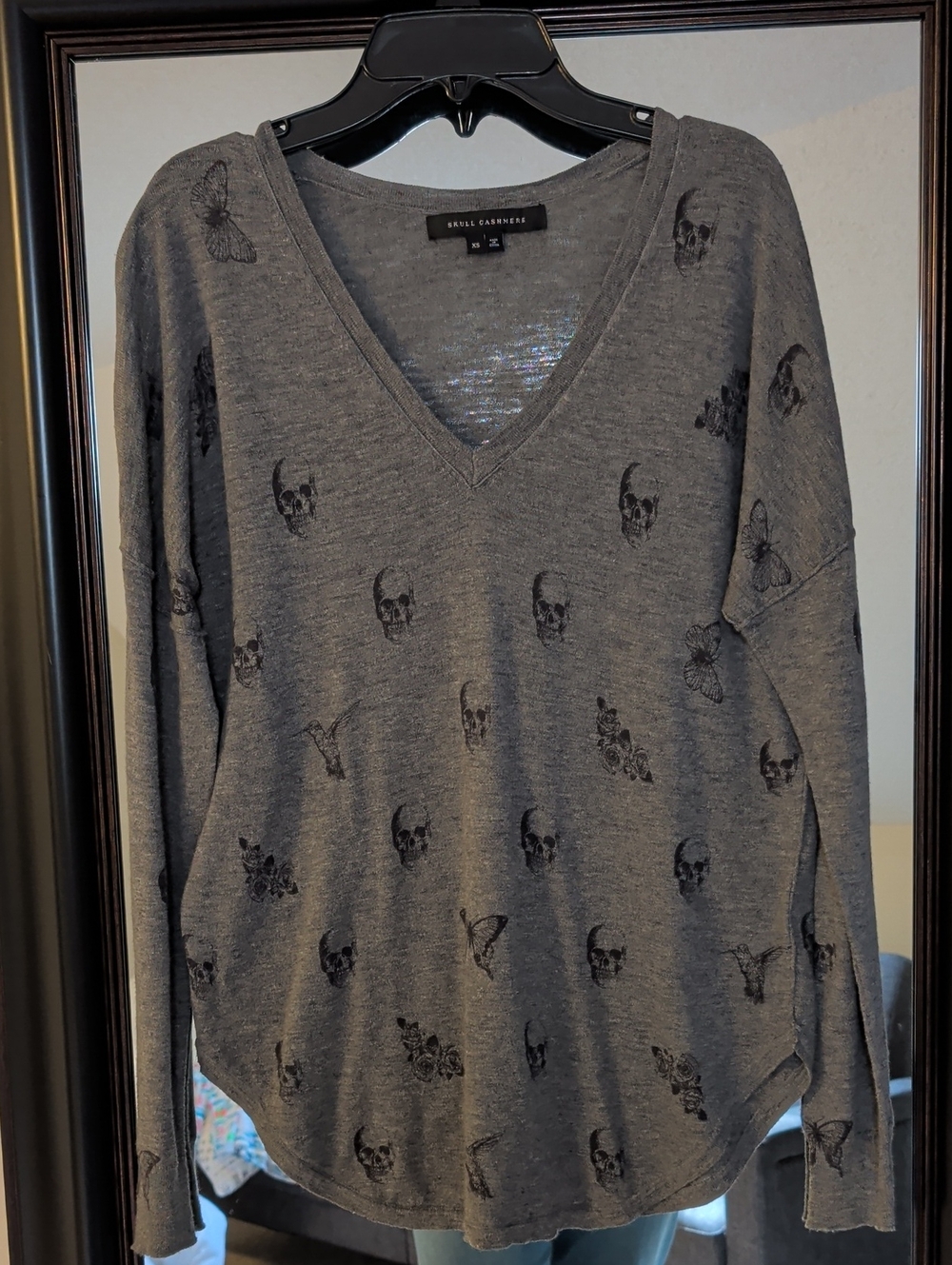 Skull Cashmere 100% Cotton Goth Gray V-Neck Skull Print Sweater